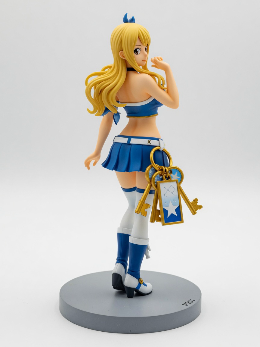Figura garage kit Lucy Heartfilie · estilo Magia · heroina magica artesanal · resina pintada a mano · Garage Kit Studio