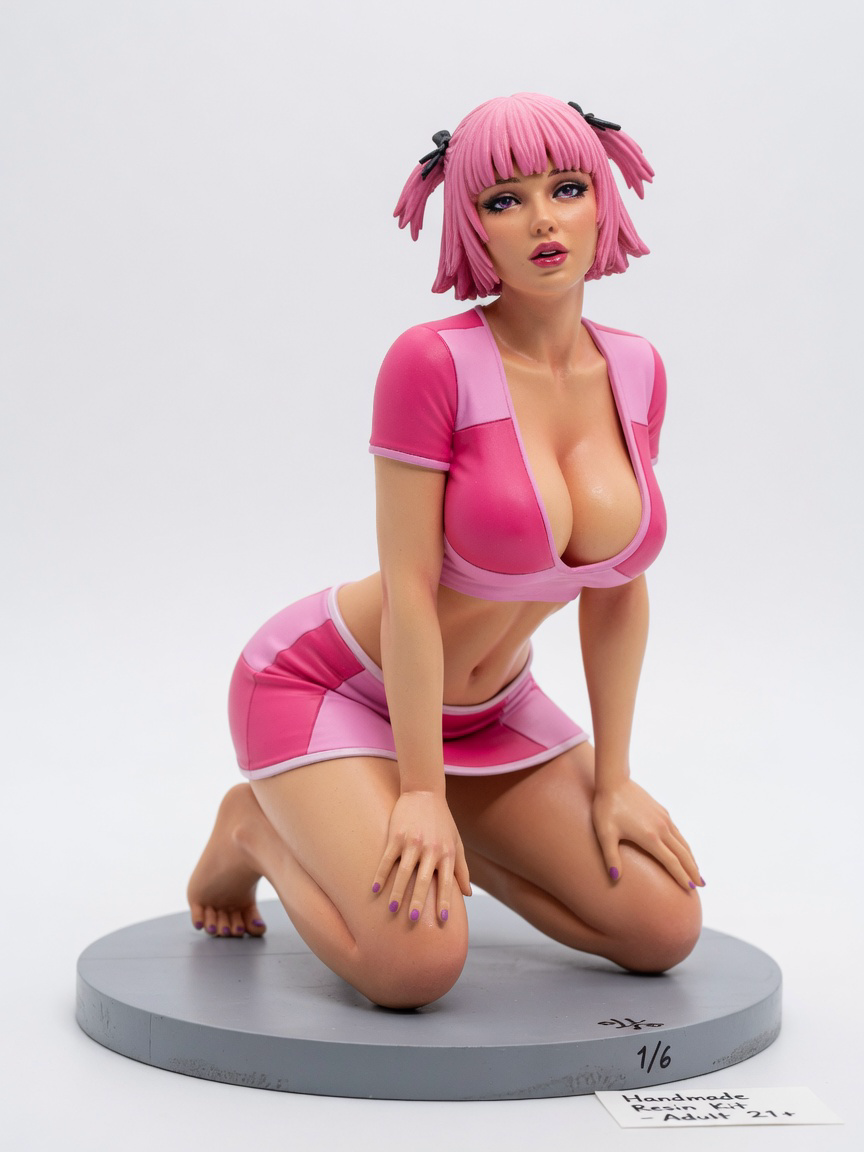 Figura garage kit Chibiusu Tsukino Bloom · estilo Cyber · cyber resina · resina pintada a mano · Garage Kit Studio